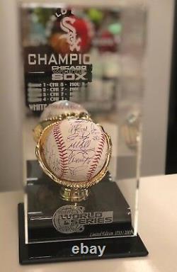 Chicago White Sox 2005 World Series Champion Team Signed Baseball Authenticated