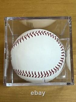 Mariano Rivera Signed Baseball 2000 World Series Ball In Ultra Pro Cube