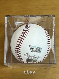 Mariano Rivera Signed Baseball 2000 World Series Ball In Ultra Pro Cube