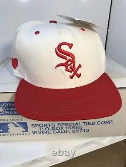 Vintage 90s Chicago White Sox Holiday Logo Valentines Day Snapback Baseball Hat