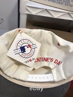 Vintage 90s Chicago White Sox Holiday Logo Valentines Day Snapback Baseball Hat