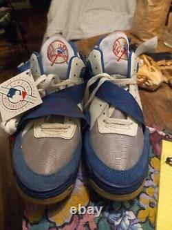 Vintage World Series New York YANKEES shoes no box PLEASE READ