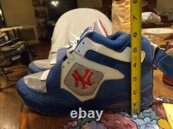 Vintage World Series New York YANKEES shoes no box PLEASE READ